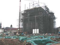 Beginn des Kuppelbaus der Dresdner Frauenkirche