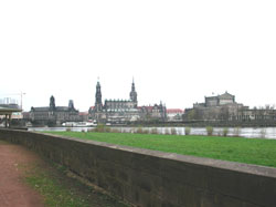 Die Altstadt von Dresden: Brühlsches Palais, Hofkirche, Hausmannsturm, Semperoper