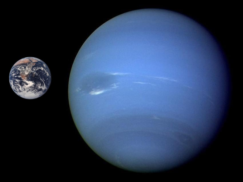 http://de.wikipedia.org/w/index.php?title=Datei:Neptune_Earth_Comparison.png&filetimestamp=20050810075442