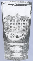 Glas zur Erinnerung an die Schulweihe