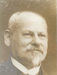 Unser erster Direktor, Herr Marquardt