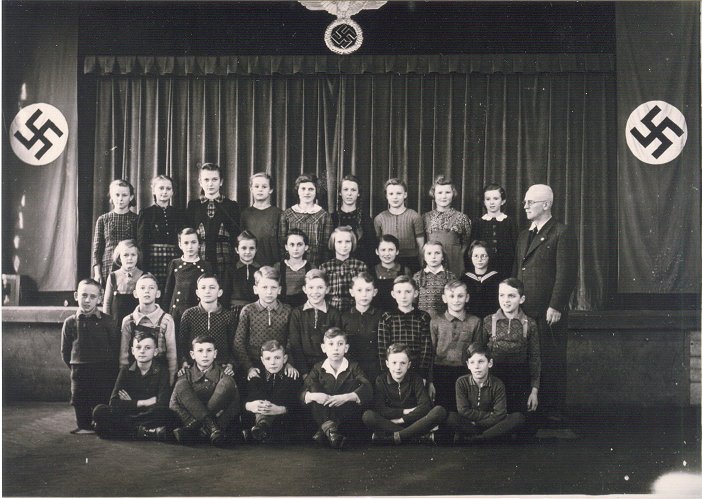 Klassenfoto in der Aula