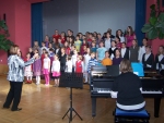 Der Chor der 90. Grundschule beim Frühlingskonzert