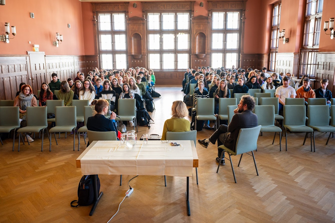 Staatsministerin Katja Meier zu Besuch am Humboldt