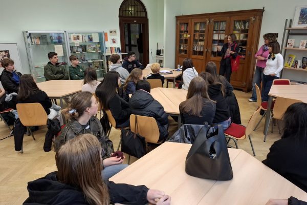Begrüßung in der Bibliothek